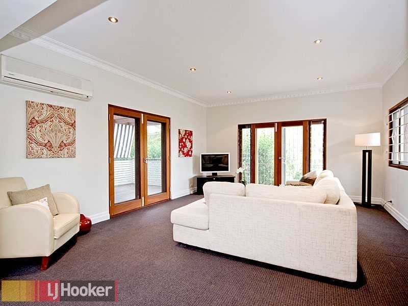 18 Grevillea Road, Ashgrove QLD 4060