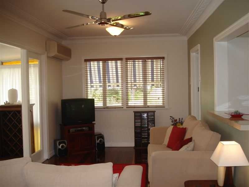 7 Gray Street, Red Hill QLD 4059