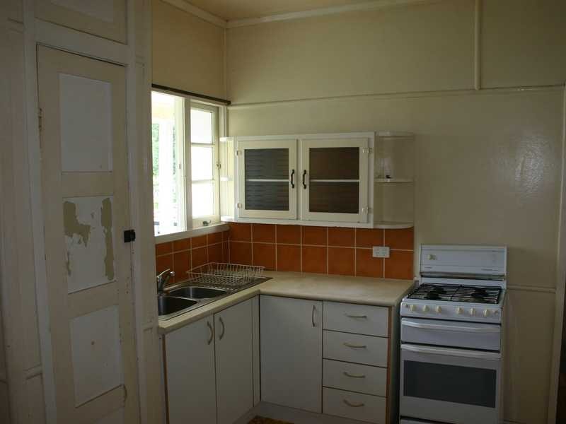 215 Banks Street, Newmarket QLD 4051