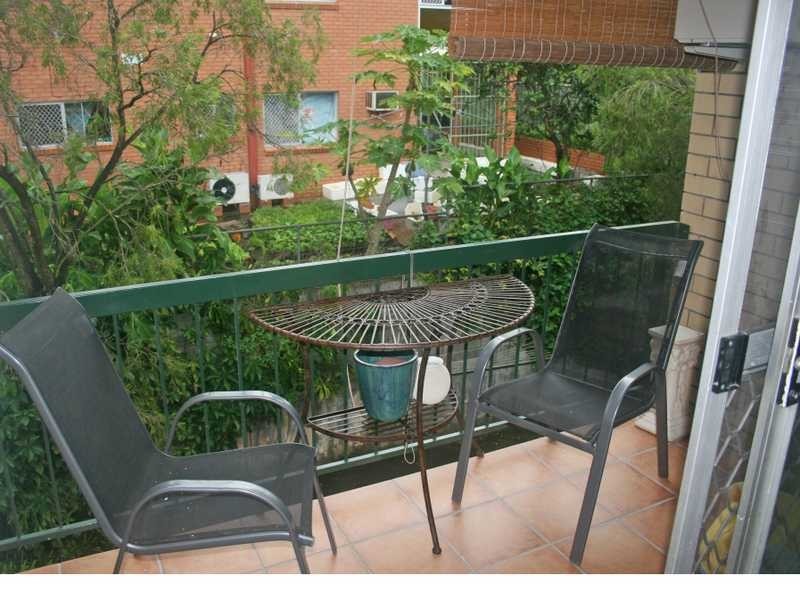8/5 Gramere Avenue, Ashgrove QLD 4060