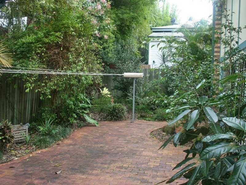 85 Bardon Esplande, Bardon QLD 4065