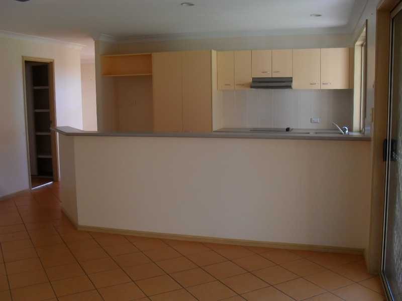 13 Gum Leaf Court, Albany Creek QLD 4035