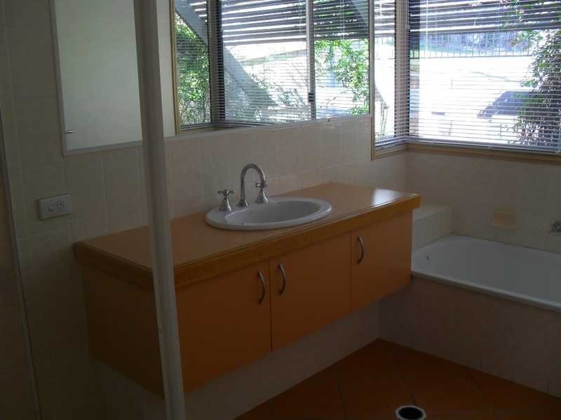 13 Gum Leaf Court, Albany Creek QLD 4035