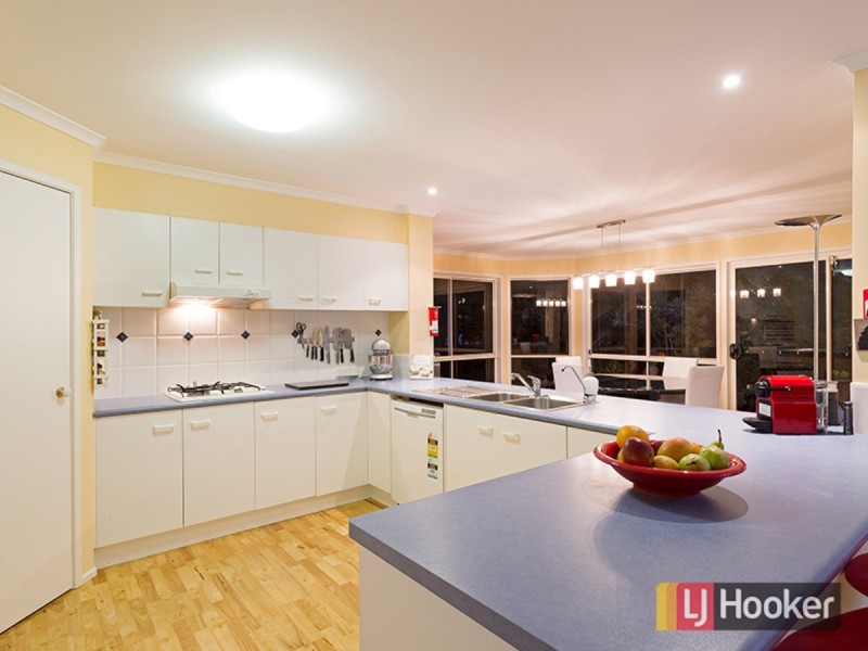 12 Glenferrie Place, The Gap QLD 4061