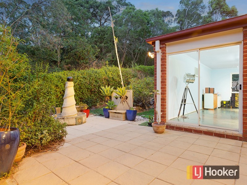 12 Glenferrie Place, The Gap QLD 4061