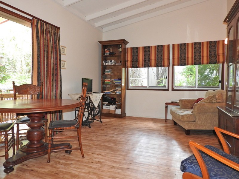 37 Grand Parade, Ashgrove QLD 4060