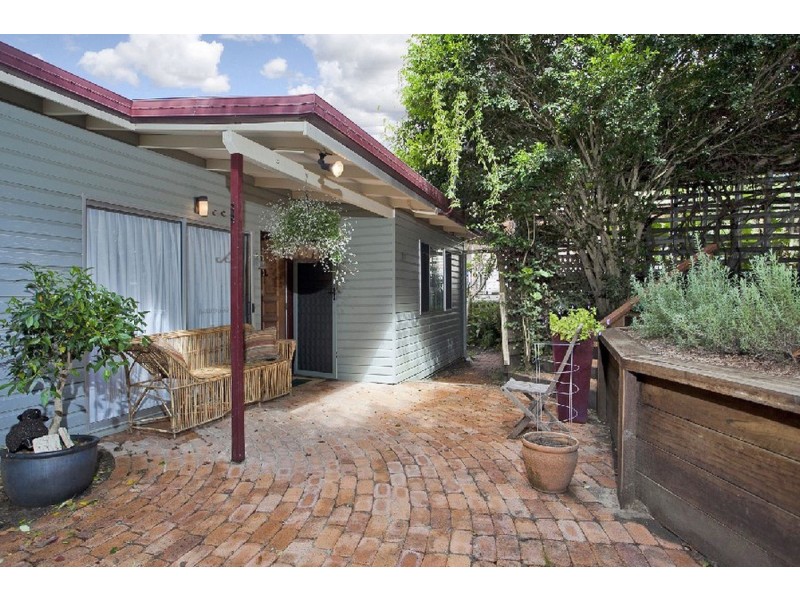 37 Grand Parade, Ashgrove QLD 4060