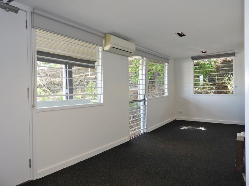 4 Zigzag Street, Red Hill QLD 4059