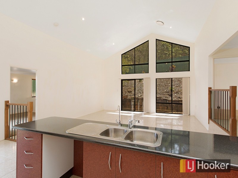 8 Bonica Court, Eatons Hill QLD 4037