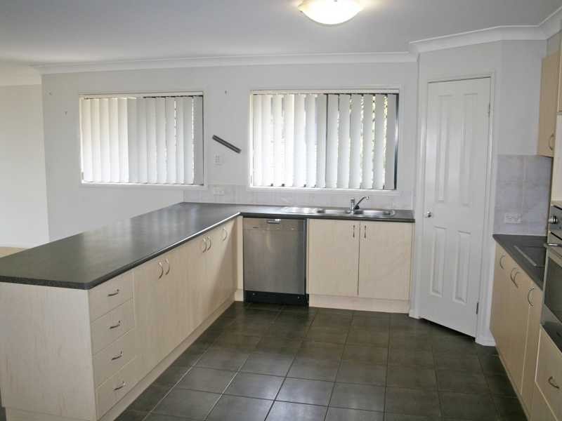 31 Balnaves Place, Mitchelton QLD 4053