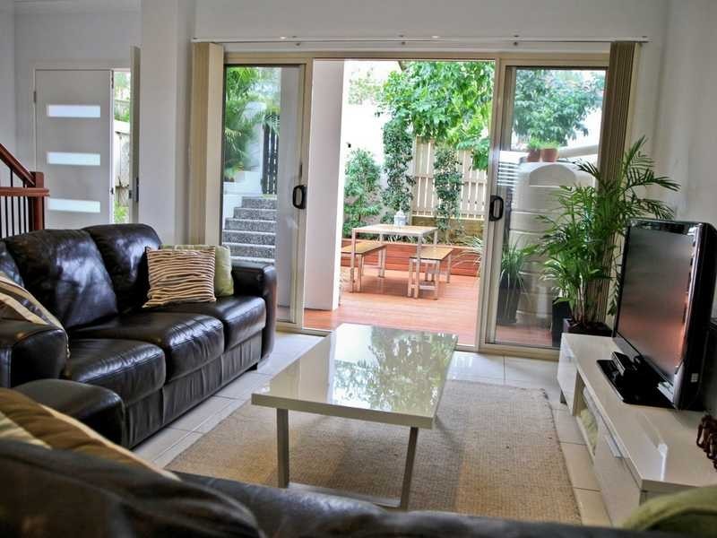 2/74 Hall Street, Alderley QLD 4051