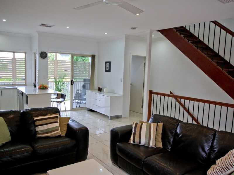 2/74 Hall Street, Alderley QLD 4051