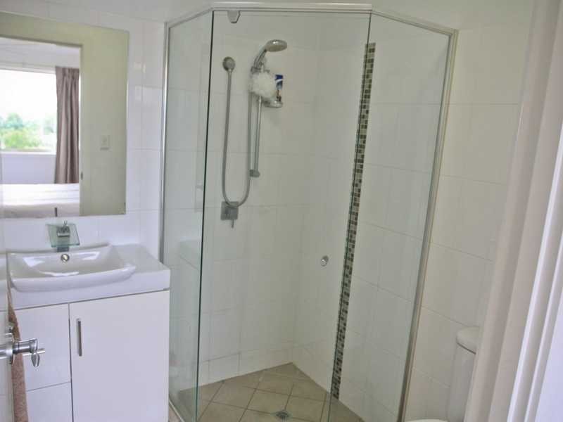 2/74 Hall Street, Alderley QLD 4051