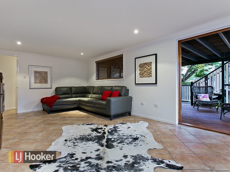 8 Cloghan Street, The Gap QLD 4061