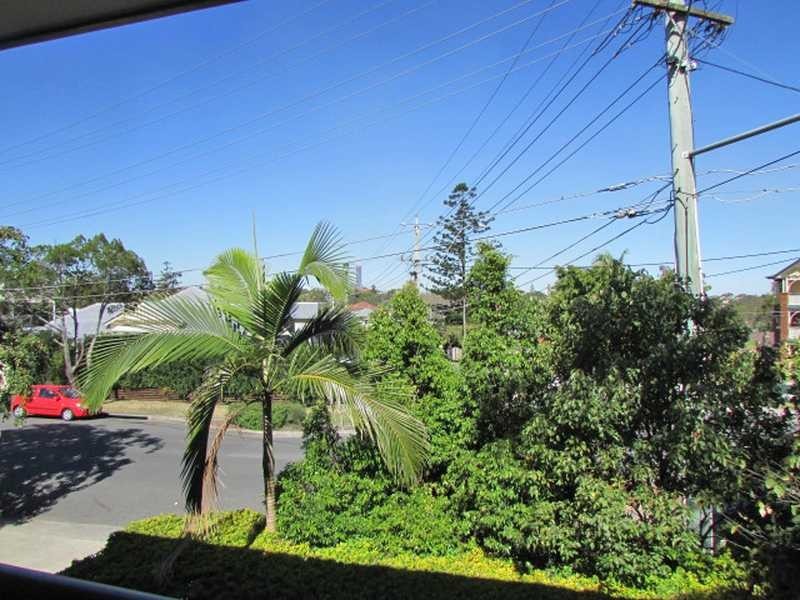 2/2 Woodland Street, Ashgrove QLD 4060