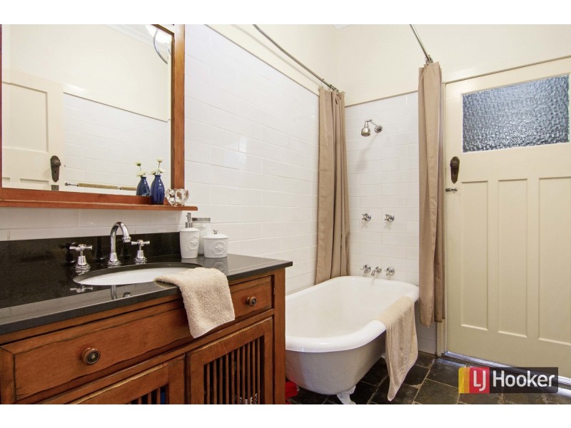 65 Royal Parade, Ashgrove QLD 4060