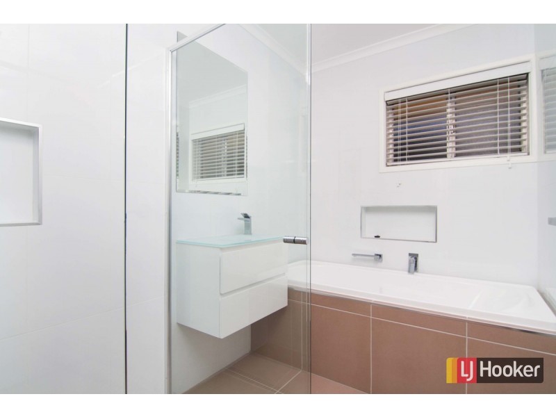 17 Harward Street, The Gap QLD 4061