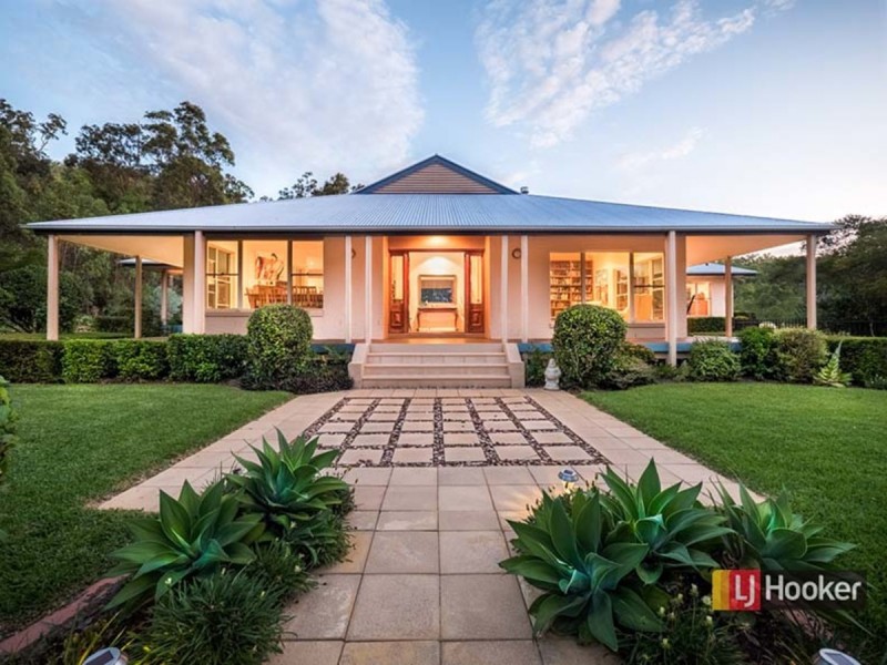 72 Barrabooka Drive, The Gap QLD 4061