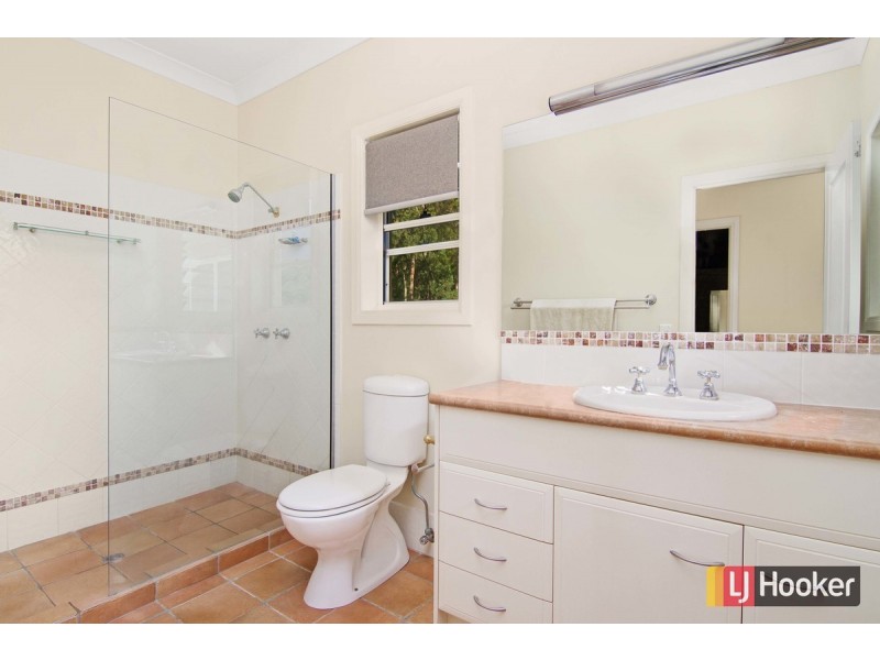72 Barrabooka Drive, The Gap QLD 4061