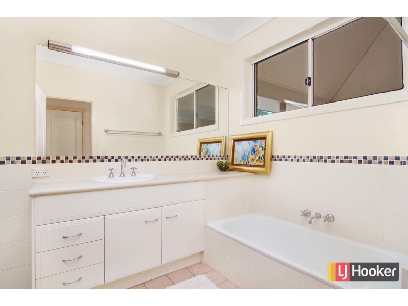 72 Barrabooka Drive, The Gap QLD 4061