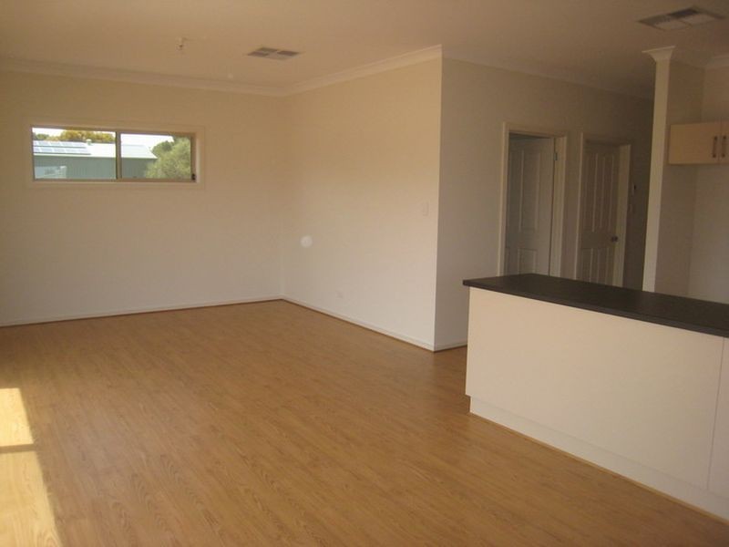 11 Railway Terrace, Crystal Brook SA 5523