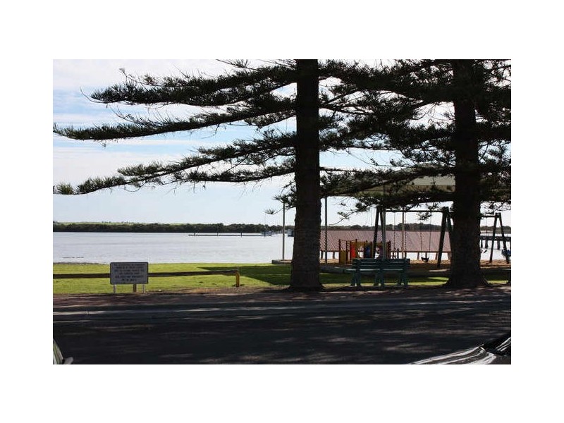 14 West Terrace, Port Broughton SA 5522