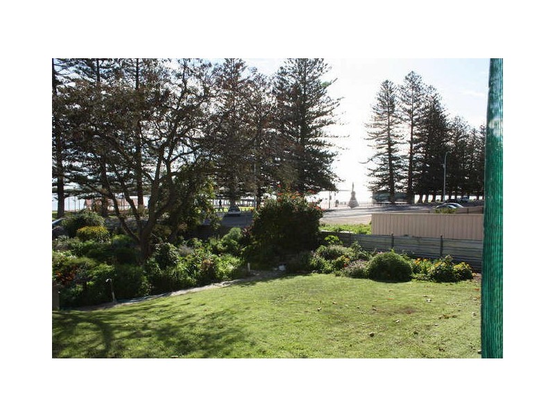 14 West Terrace, Port Broughton SA 5522