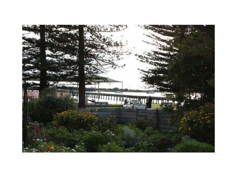14 West Terrace, Port Broughton SA 5522