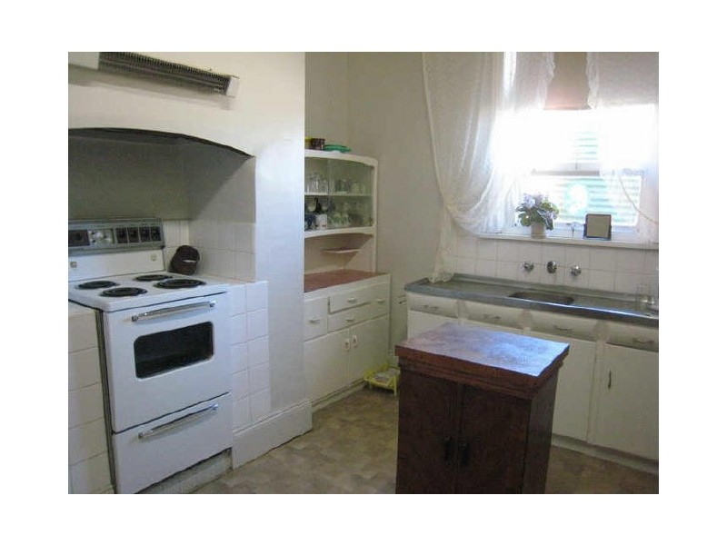 14 West Terrace, Port Broughton SA 5522