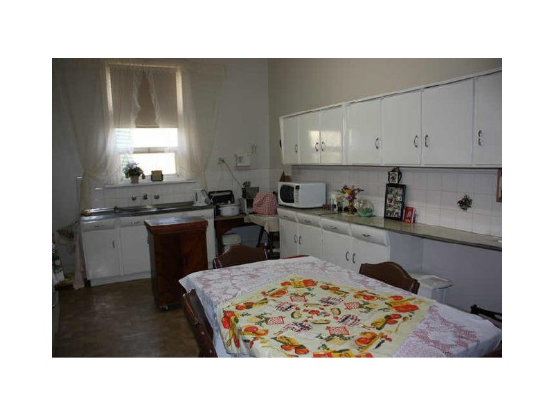 14 West Terrace, Port Broughton SA 5522