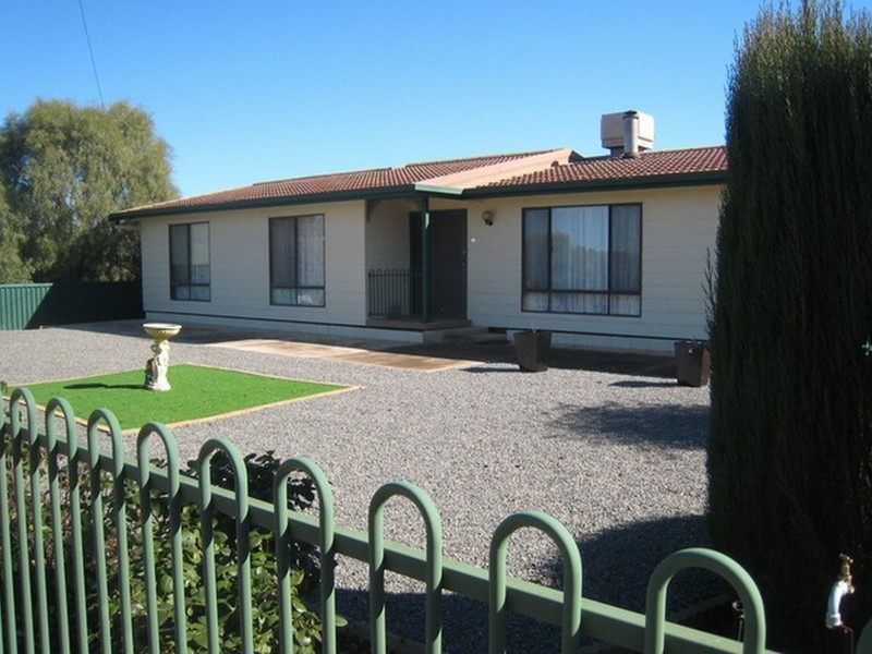 70 Park Terrace, Gladstone SA 5473