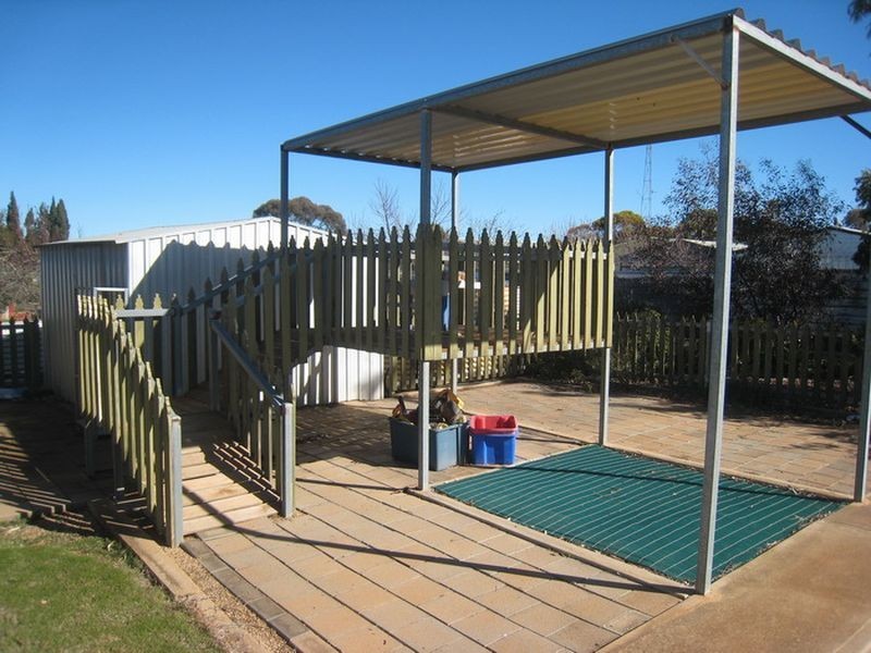 70 Park Terrace, Gladstone SA 5473