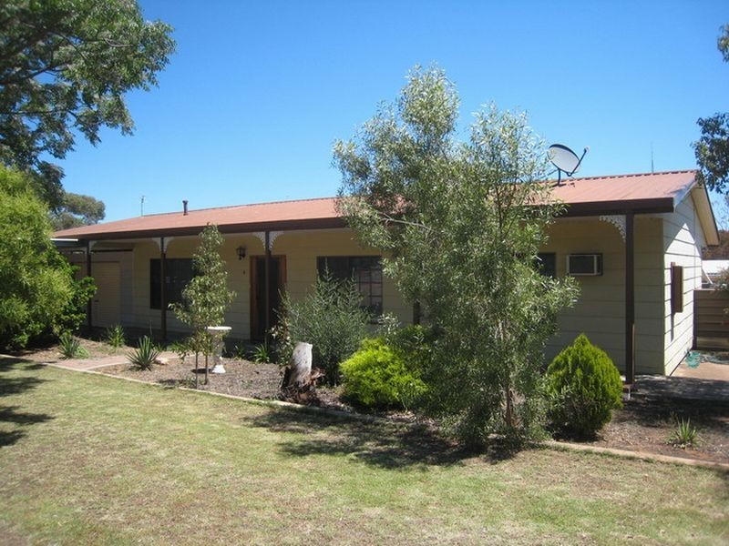 4 Fourth Street, Napperby SA 5540