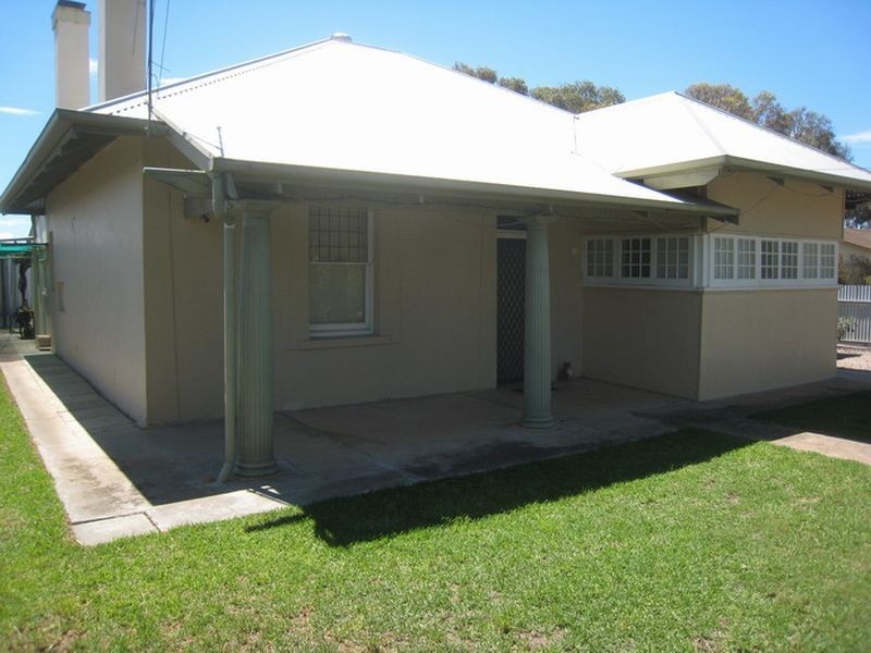 16 Mill Street, Laura SA 5480