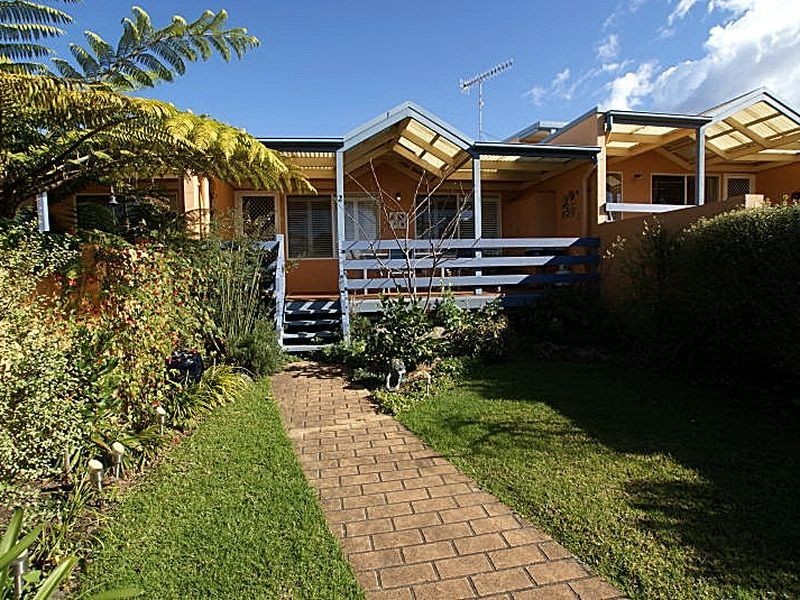 2/16 Peter Crescent, Batehaven NSW 2536