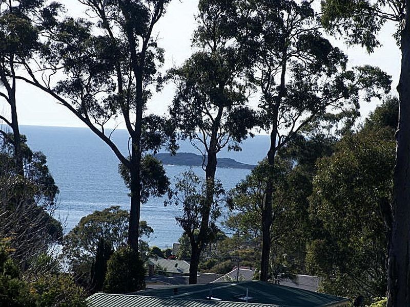 8 Kurrara Close, Malua Bay NSW 2536