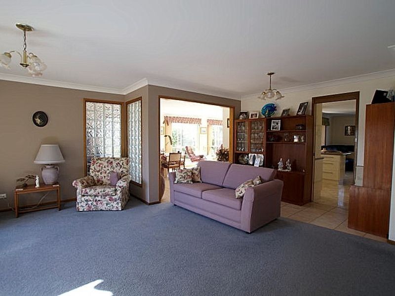 8 Kurrara Close, Malua Bay NSW 2536