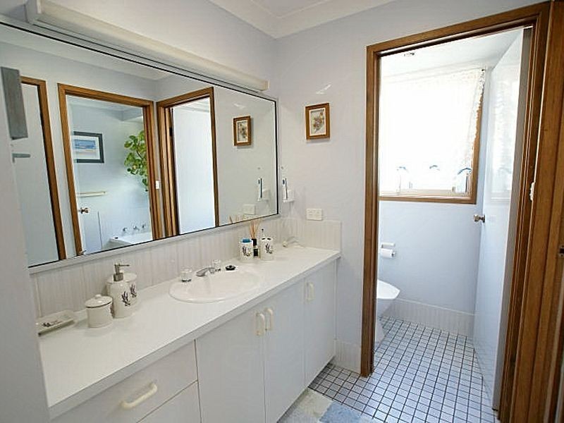 8 Kurrara Close, Malua Bay NSW 2536