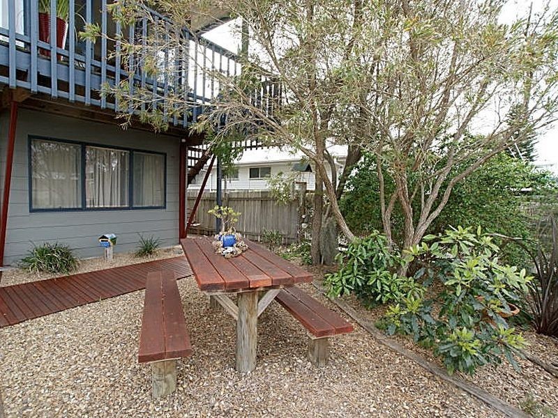 24a Yarralumla Crescent, Tomakin NSW 2537