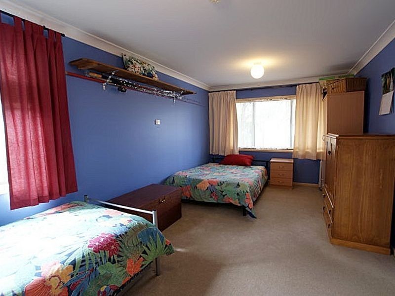 24a Yarralumla Crescent, Tomakin NSW 2537