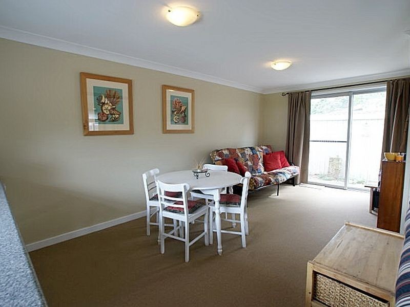 24a Yarralumla Crescent, Tomakin NSW 2537