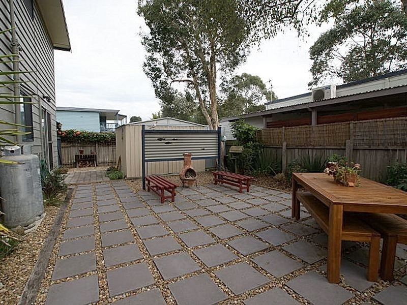 24a Yarralumla Crescent, Tomakin NSW 2537