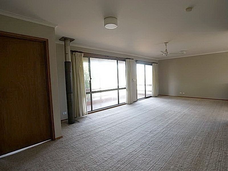 27 Myamba Parade, Surfside NSW 2536