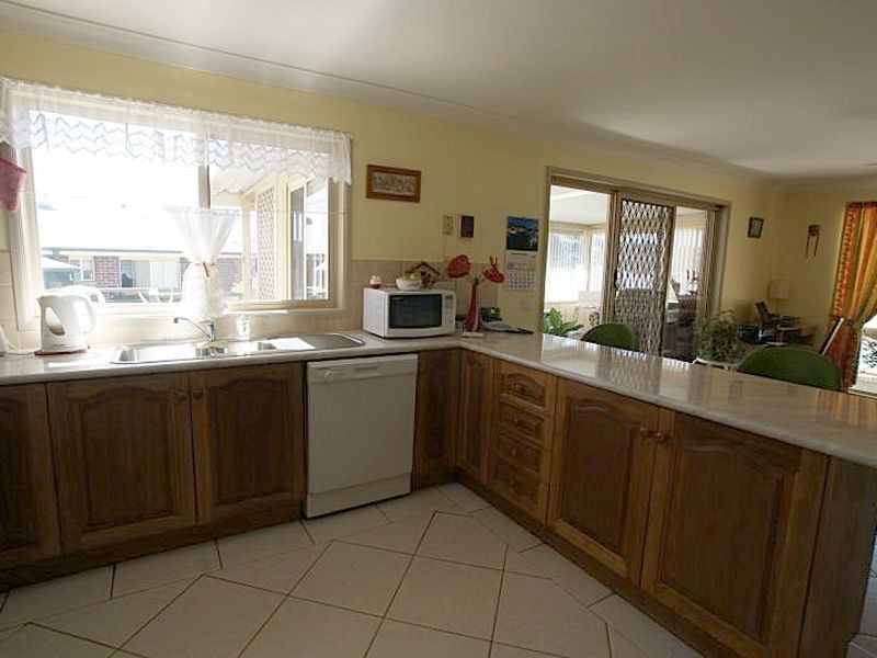 8 Blaxland Court, Sunshine Bay NSW 2536