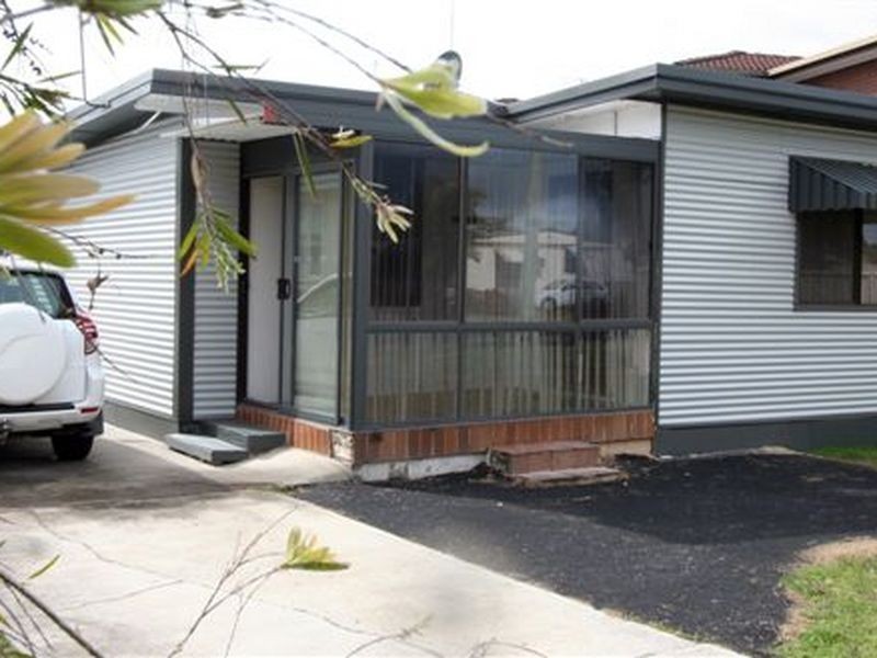 11 Herarde Ave, Batemans Bay NSW 2536