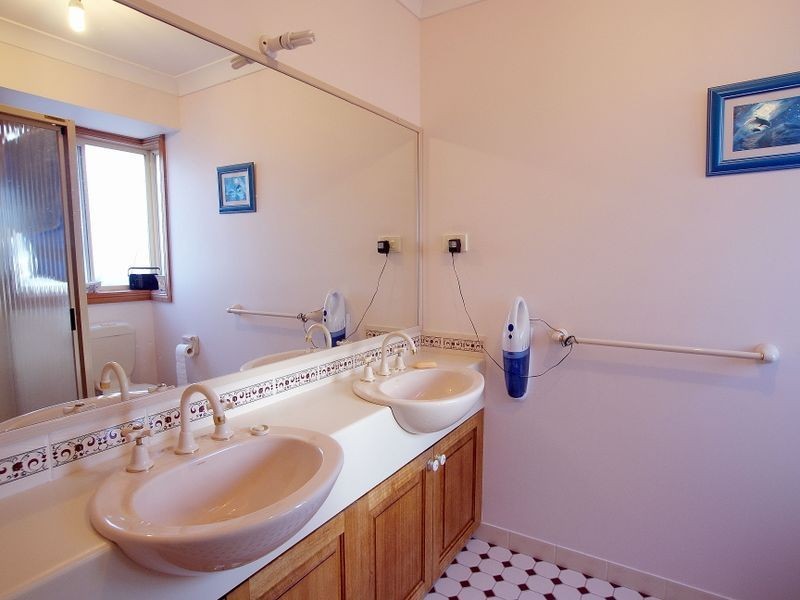 121 Clyde Road, Surfside NSW 2536