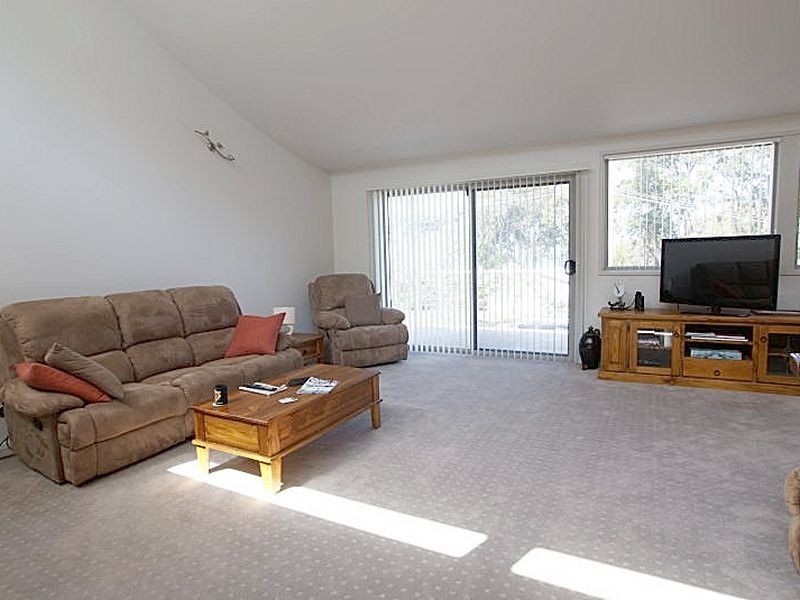 74 Forest Parade, Tomakin NSW 2537