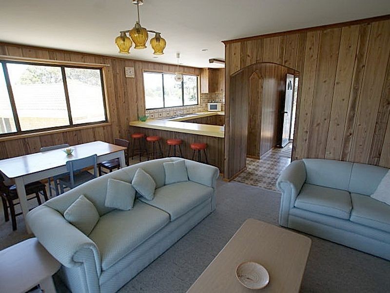 19 Ainslie Parade, Tomakin NSW 2537