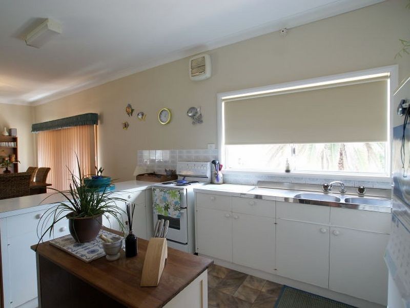 52 Myamba Parade, Surfside NSW 2536