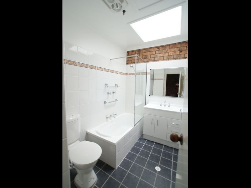 8/700 Beach Rd, Surf Beach NSW 2536